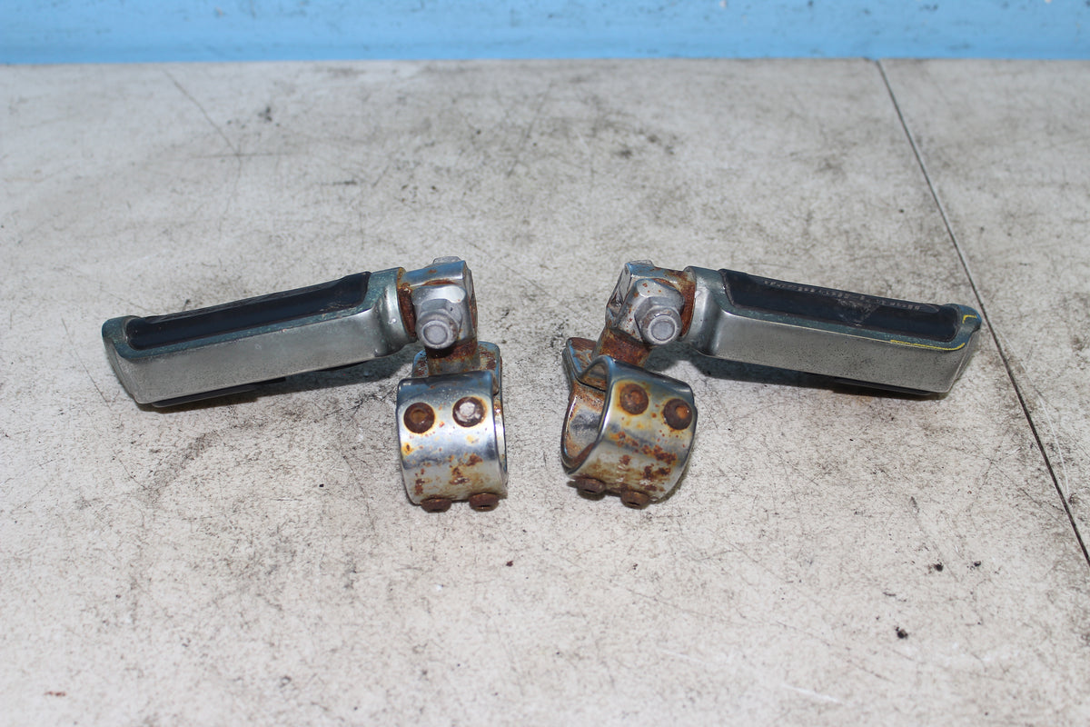 99-06 Harley Road King Custom FLHRSI Highway Pegs Foot Rests Left Right