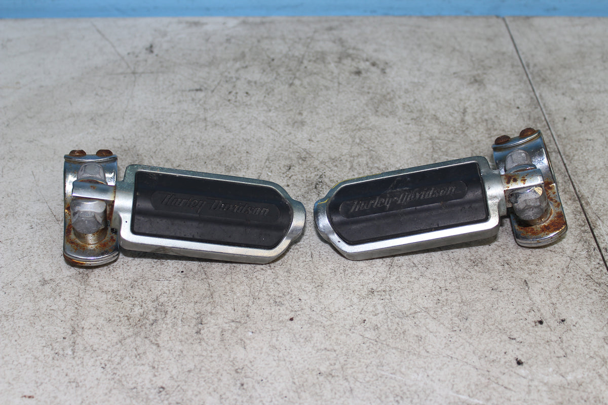 99-06 Harley Road King Custom FLHRSI Highway Pegs Foot Rests Left Right