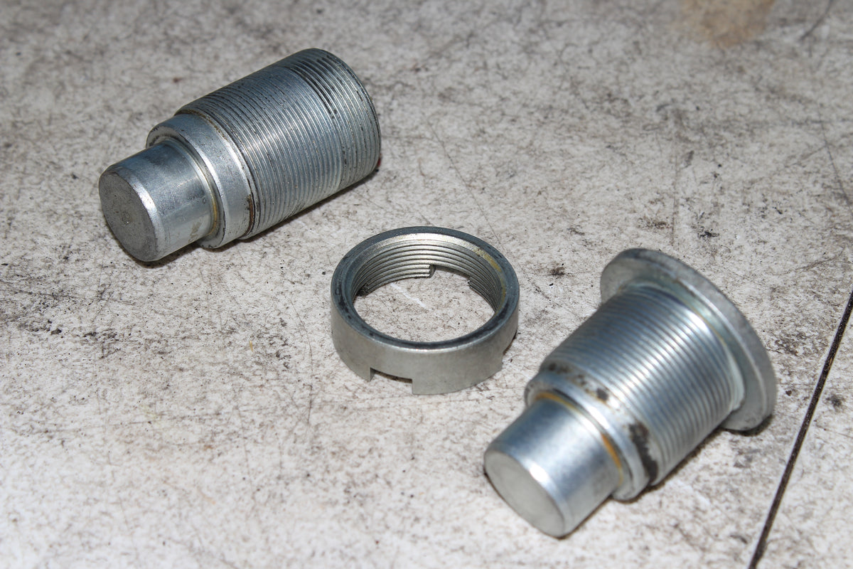 01-10 Honda Goldwing GL1800 Swingarm Bolt Swingarm Pivot