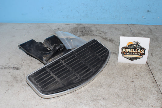 05-09 Suzuki Boulevard C50T VL800 Left Floorboard Front Driver Foot Rest