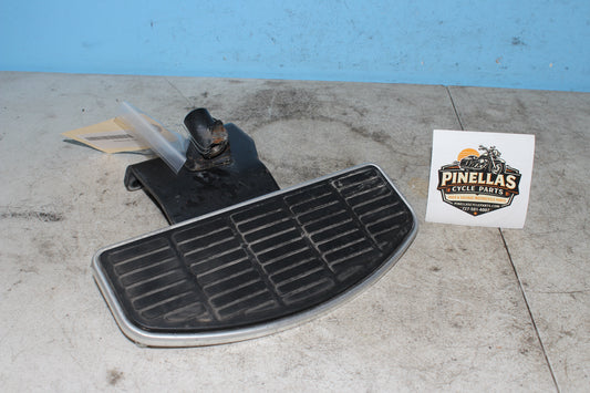 05-09 Suzuki Boulevard C50T VL800 Right Floorboard Front Driver Foot Rest