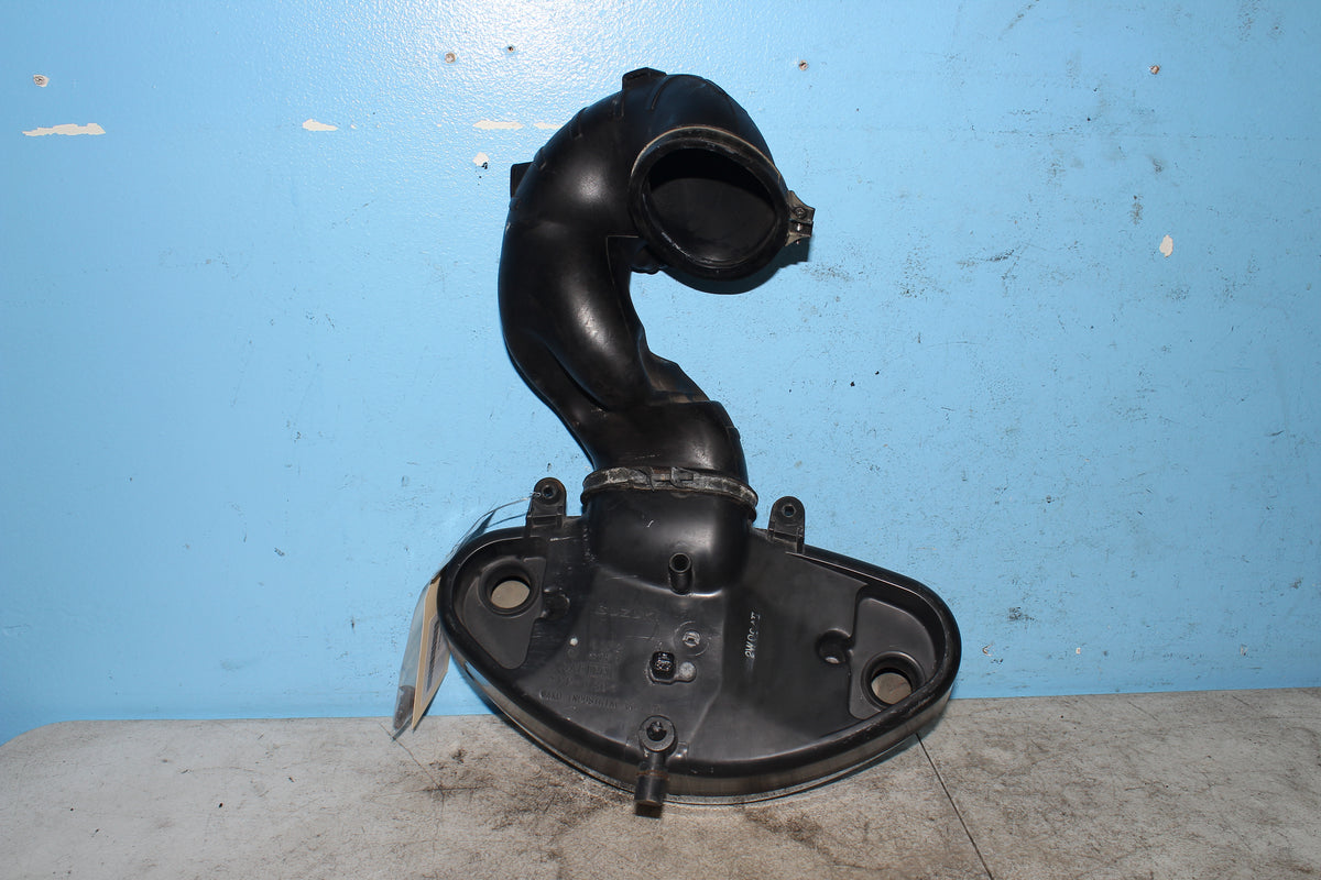 05-09 Suzuki Boulevard C50T VL800 Air Cleaner Box Intake Tube Housing Filter