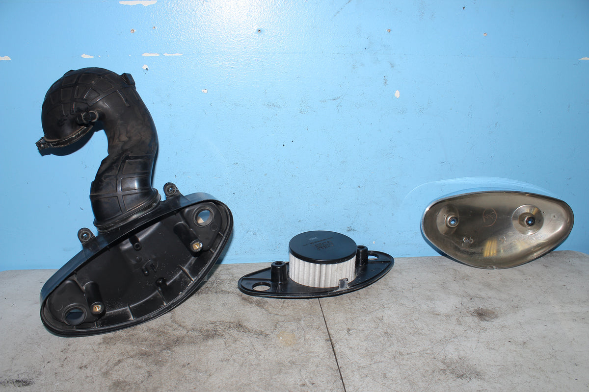 05-09 Suzuki Boulevard C50T VL800 Air Cleaner Box Intake Tube Housing Filter