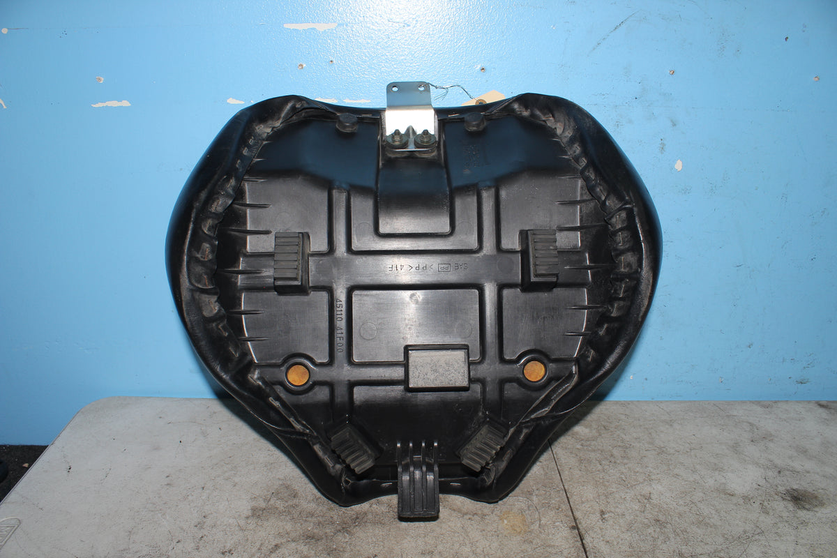 05-09 Suzuki Boulevard C50T VL800 Driver Seat Front Rider Cushion