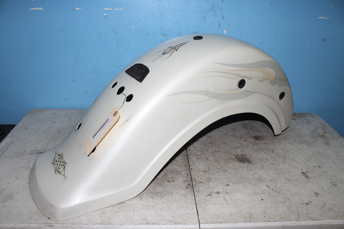 05-09 Suzuki Boulevard C50T VL800 Rear Fender Wheel Cover Mud Guard White *DMG*