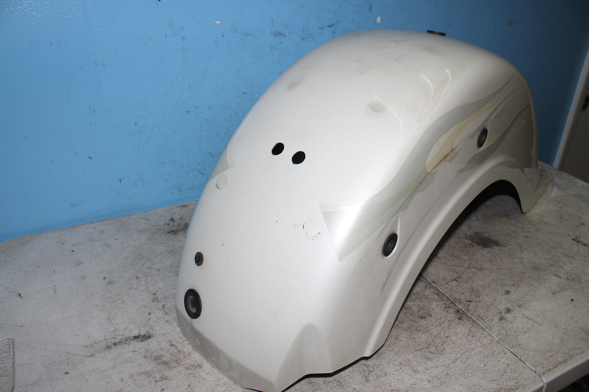 05-09 Suzuki Boulevard C50T VL800 Rear Fender Wheel Cover Mud Guard White *DMG*