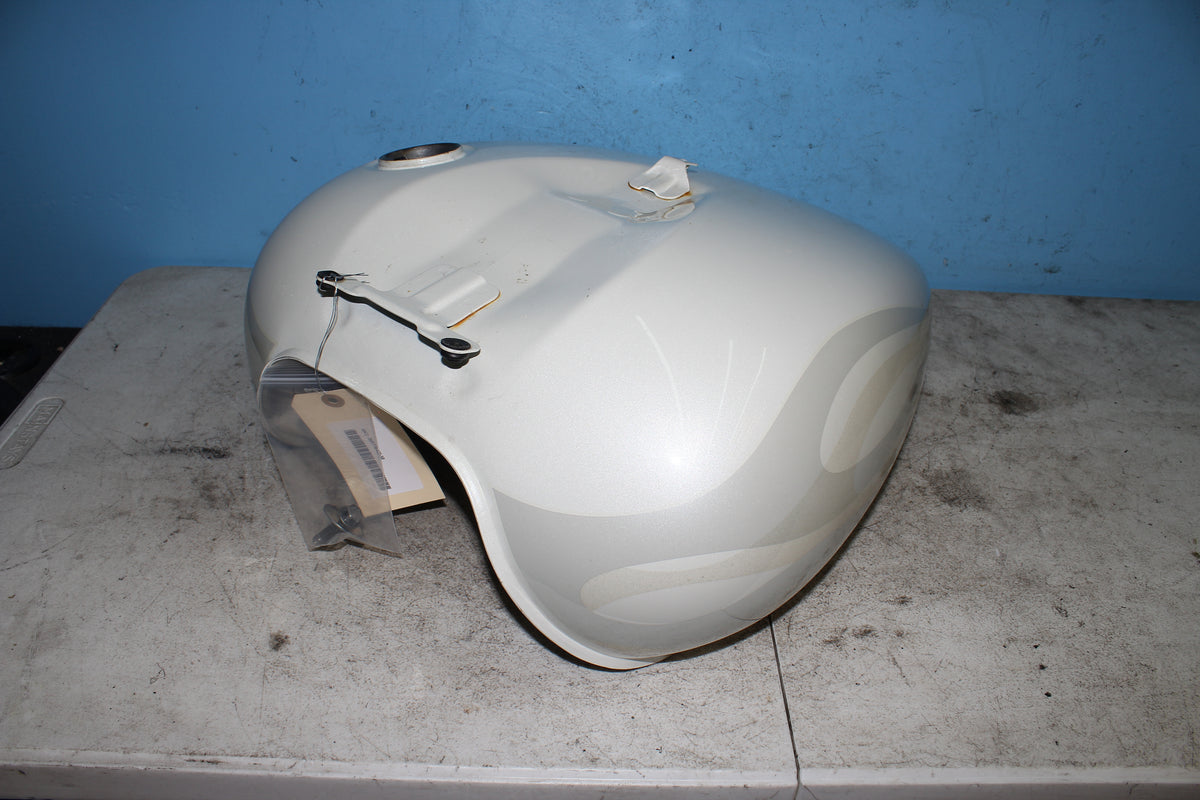 05-09 Suzuki Boulevard C50T VL800 Gas Tank Fuel Petrol White