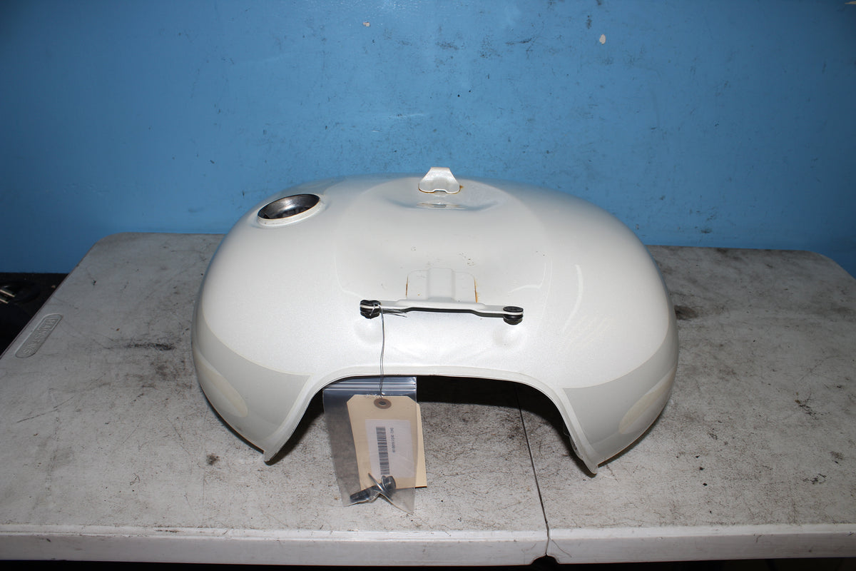 05-09 Suzuki Boulevard C50T VL800 Gas Tank Fuel Petrol White