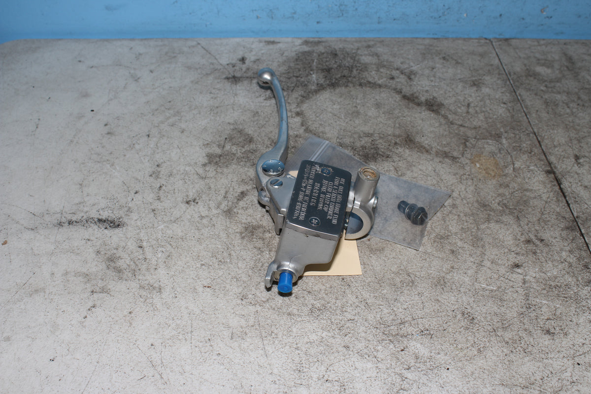 05-09 Suzuki Boulevard C50T VL800 Front Brake Master Cylinder Lever Bar Clamp