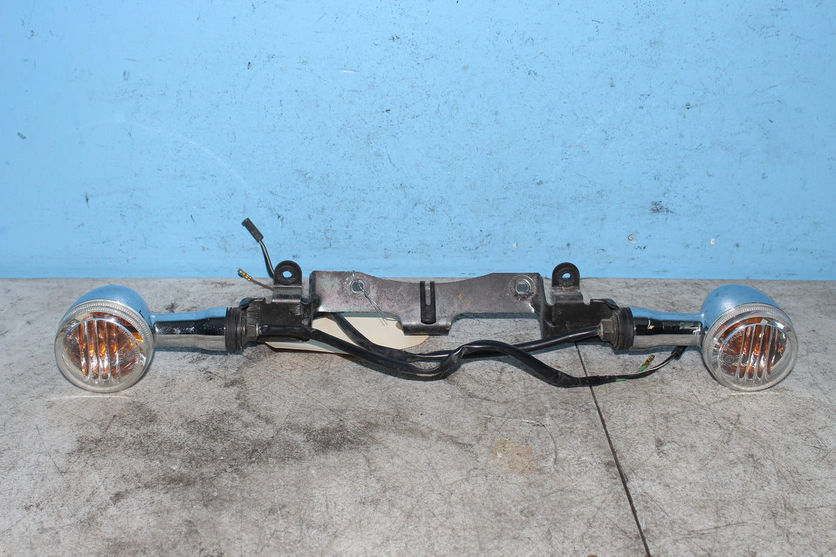 05-09 Suzuki Boulevard C50T VL800 Front Turn Signal Light Bar Mount Left Right