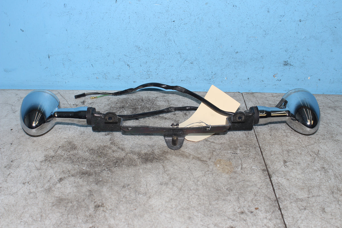 05-09 Suzuki Boulevard C50T VL800 Front Turn Signal Light Bar Mount Left Right