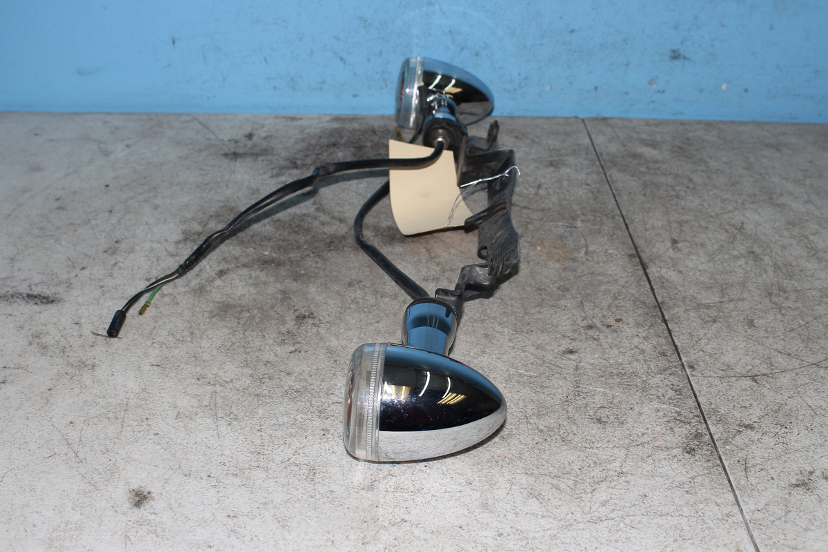 05-09 Suzuki Boulevard C50T VL800 Front Turn Signal Light Bar Mount Left Right