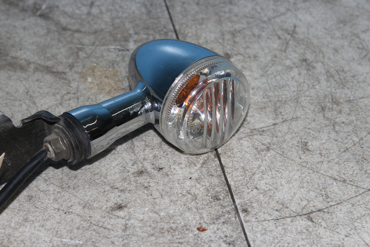05-09 Suzuki Boulevard C50T VL800 Front Turn Signal Light Bar Mount Left Right