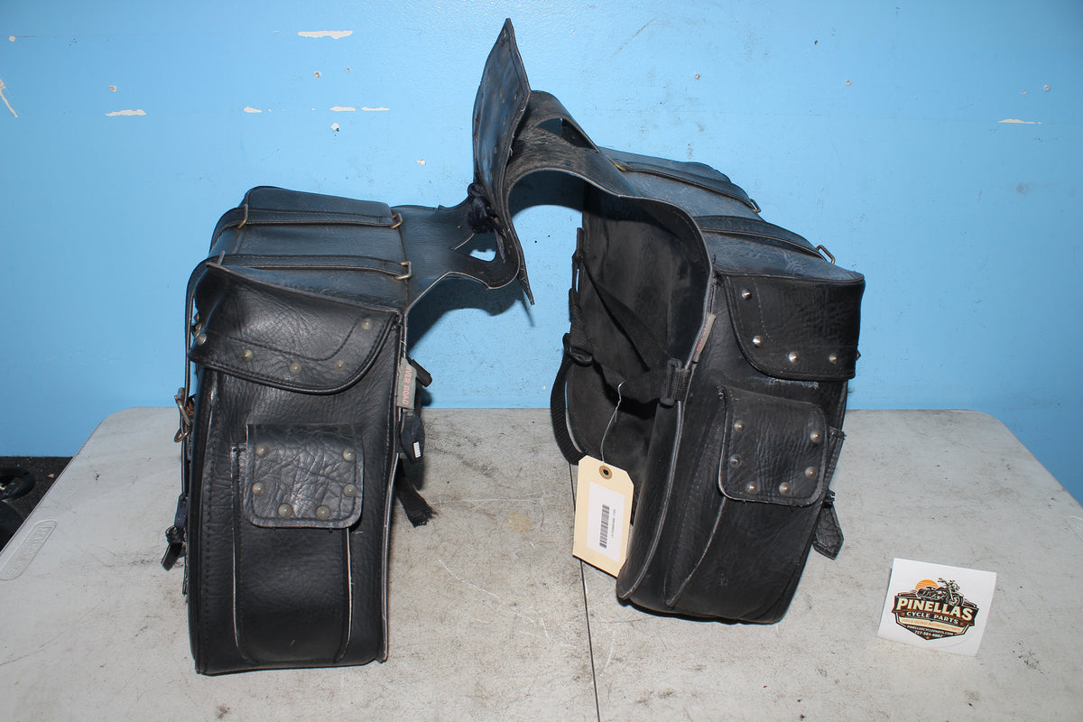 06-26 Kawasaki Vulcan VN900B Classic Aftermarket Saddlebags Leather Storage Box