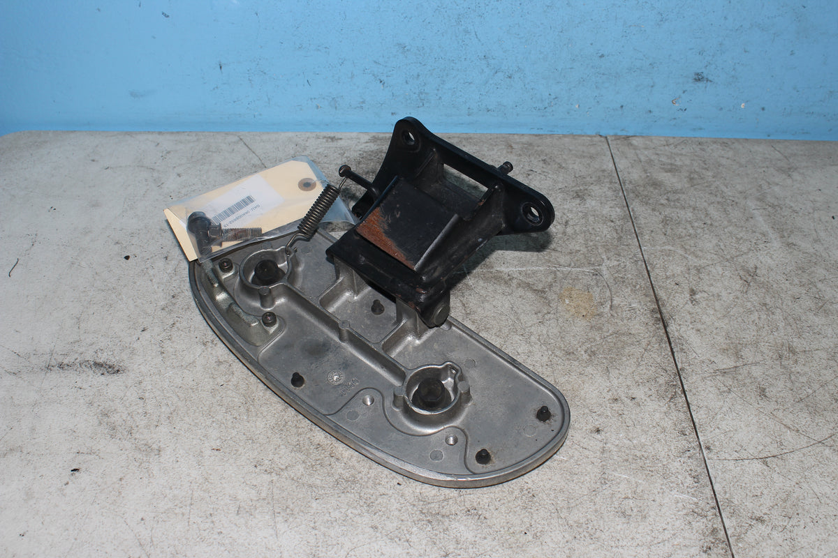 06-26 Kawasaki Vulcan VN900B Classic Right Driver Floorboard Front Foot Rest