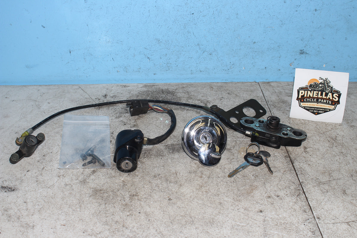 06-26 Kawasaki Vulcan VN900B Classic Ignition Switch Gas Cap Seat Lock Latch KEY
