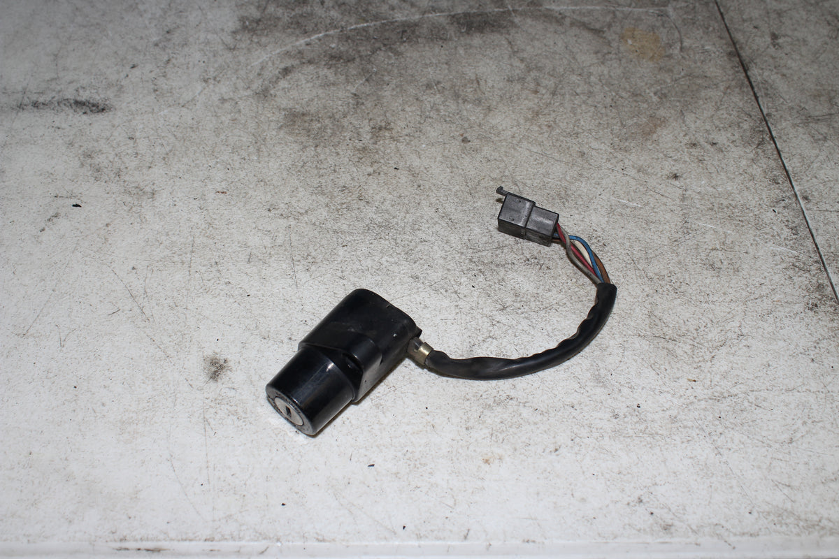 06-26 Kawasaki Vulcan VN900B Classic Ignition Switch Gas Cap Seat Lock Latch KEY
