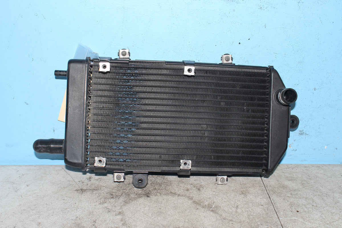 06-26 Kawasaki Vulcan VN900B Classic Radiator Engine Coolant Rad Motor