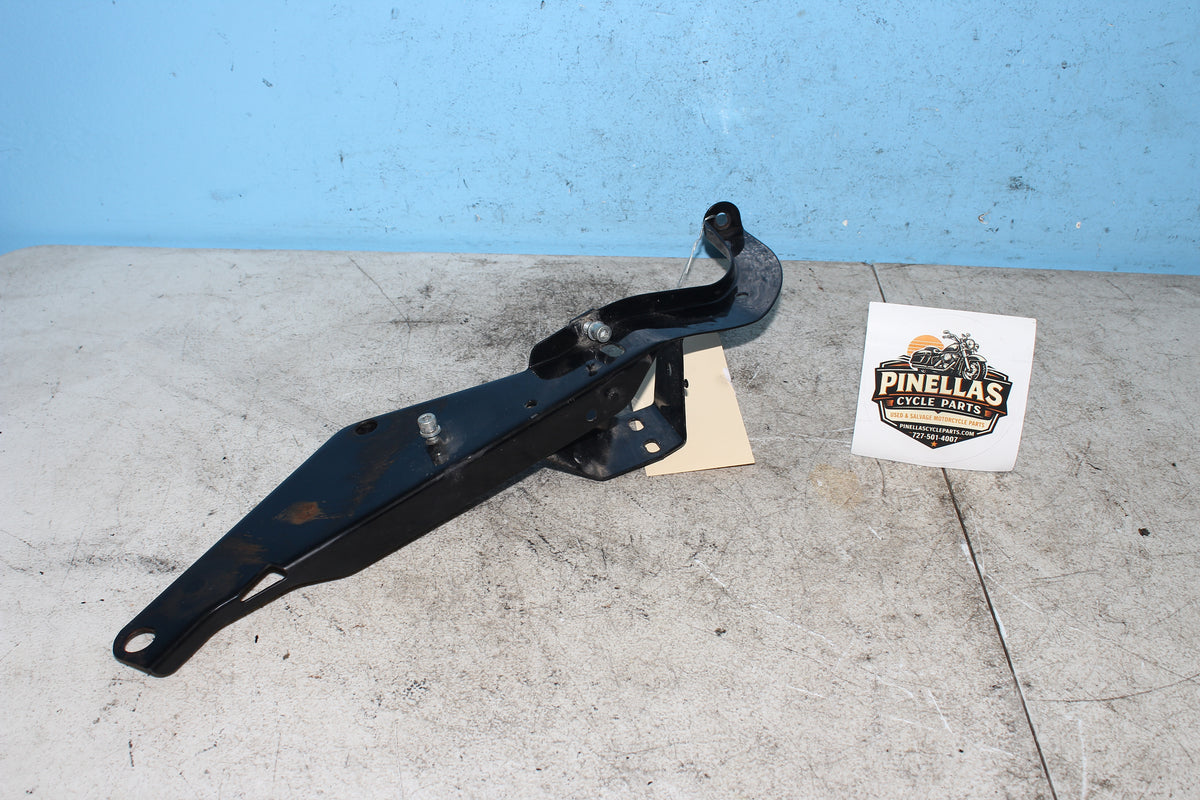 97-06 Harley FLHTCUI Electra Glide Fairing Right Stay Mount Batwing Bracket
