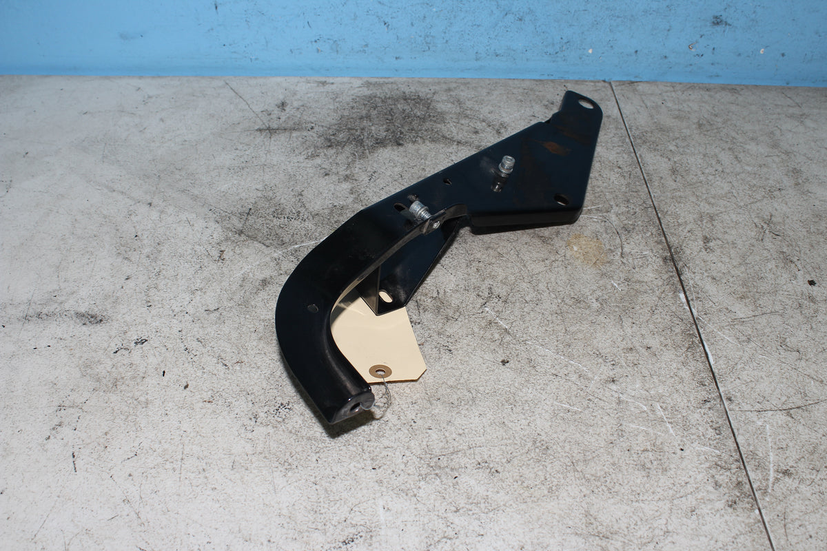 97-06 Harley FLHTCUI Electra Glide Fairing Right Stay Mount Batwing Bracket