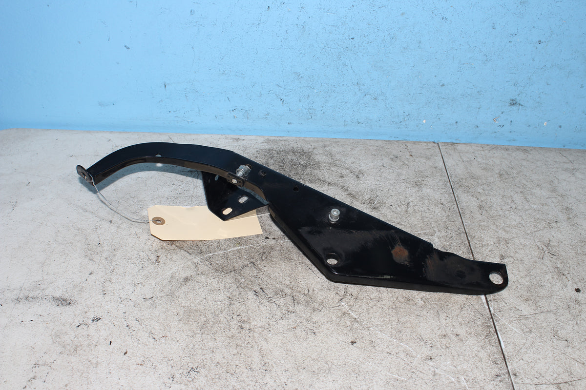 97-06 Harley FLHTCUI Electra Glide Fairing Right Stay Mount Batwing Bracket