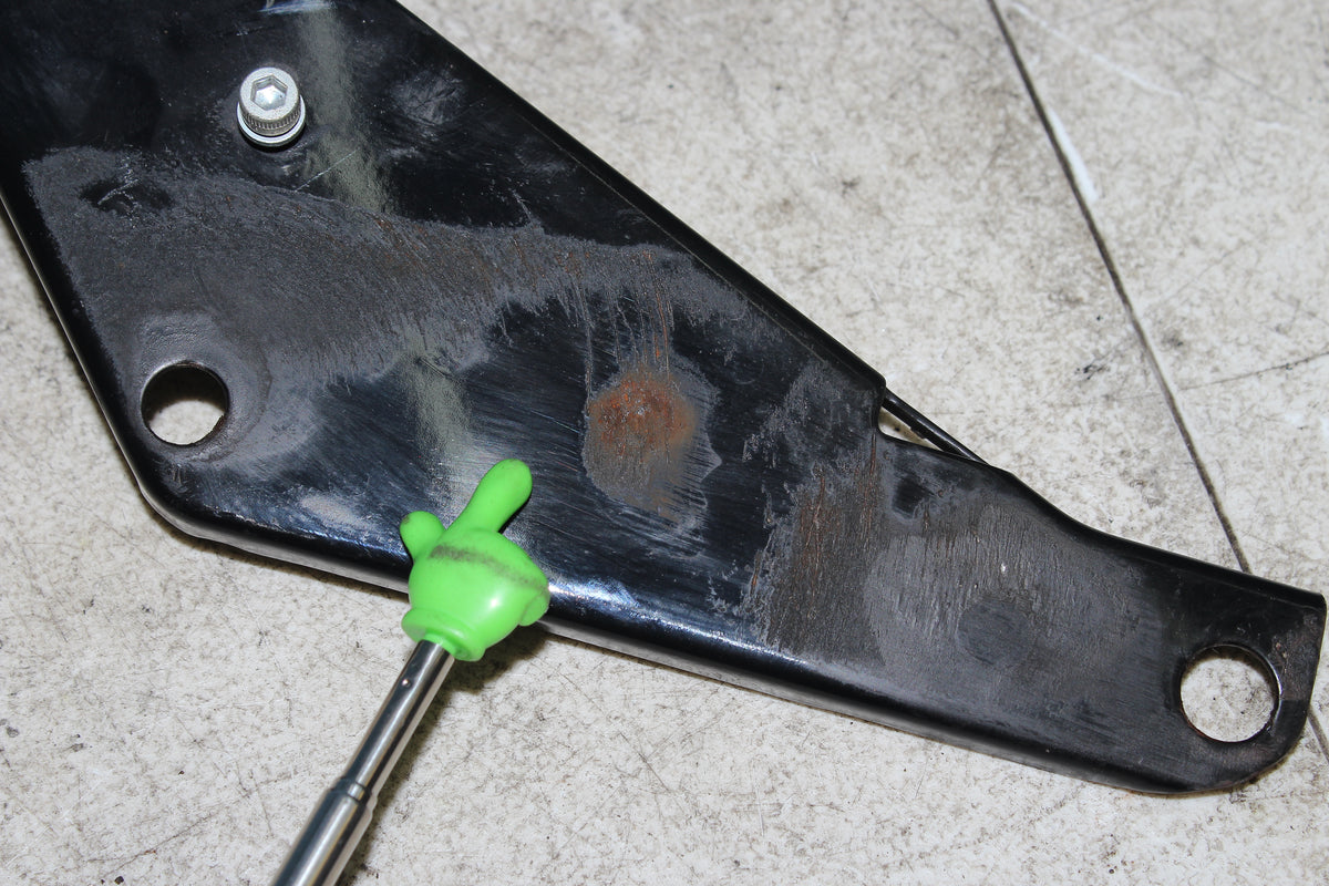 97-06 Harley FLHTCUI Electra Glide Fairing Right Stay Mount Batwing Bracket