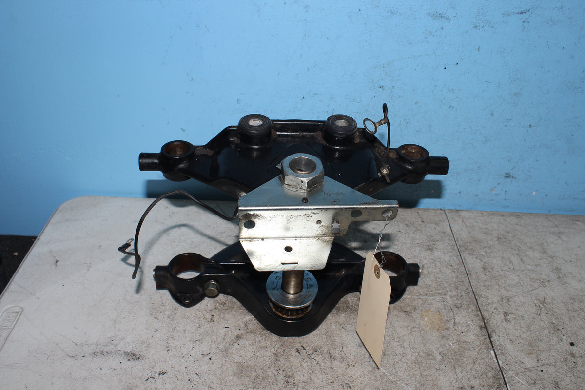 97-06 Harley FLHTCUI Electra Glide Triple Tree Fork Clamp Steering Stem