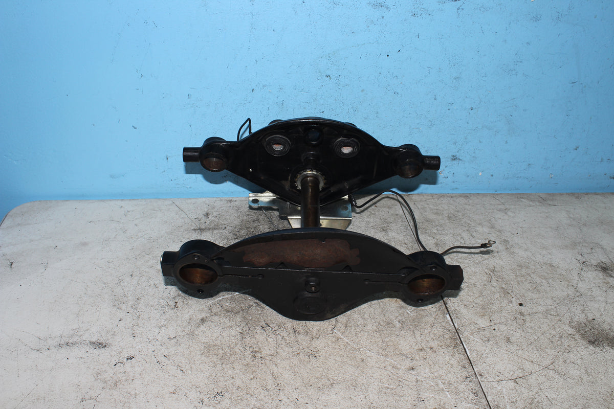 97-06 Harley FLHTCUI Electra Glide Triple Tree Fork Clamp Steering Stem
