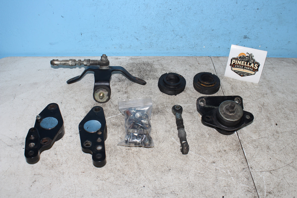 97-06 Harley FLHTCUI Electra Glide Engine Mount Motor Bracket Bolt