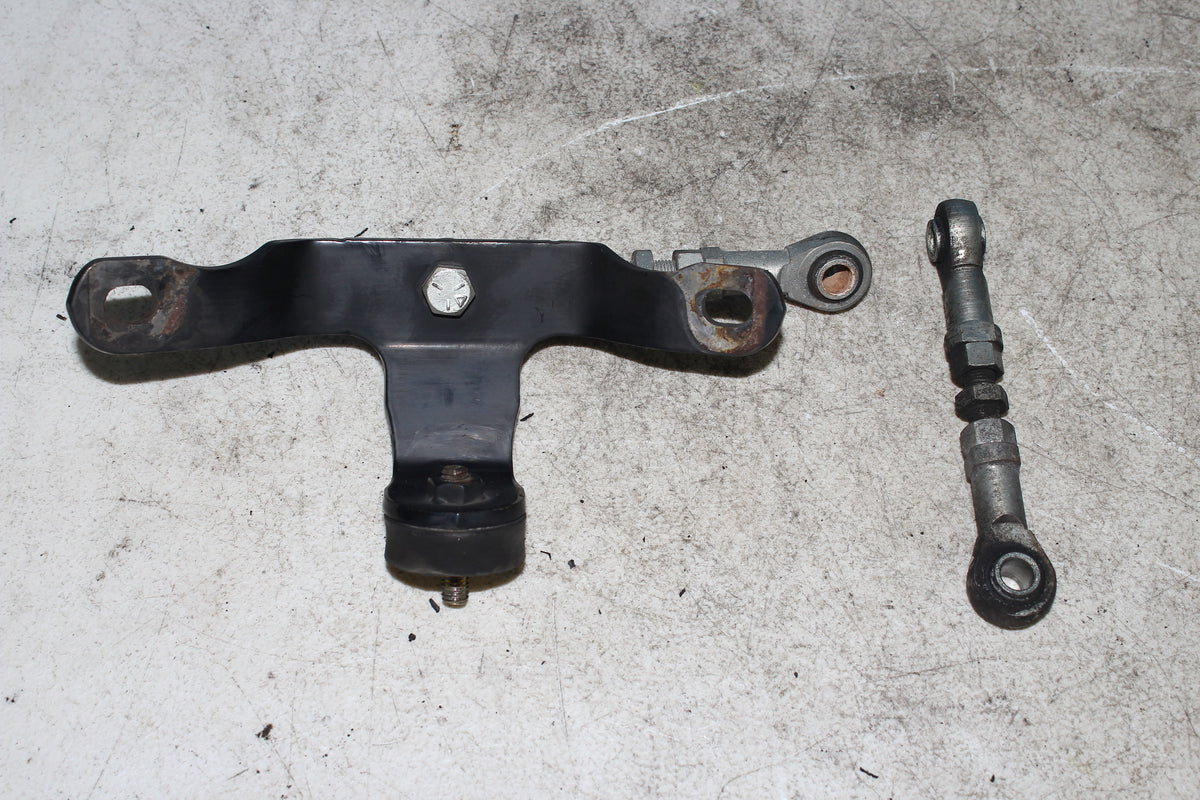 97-06 Harley FLHTCUI Electra Glide Engine Mount Motor Bracket Bolt