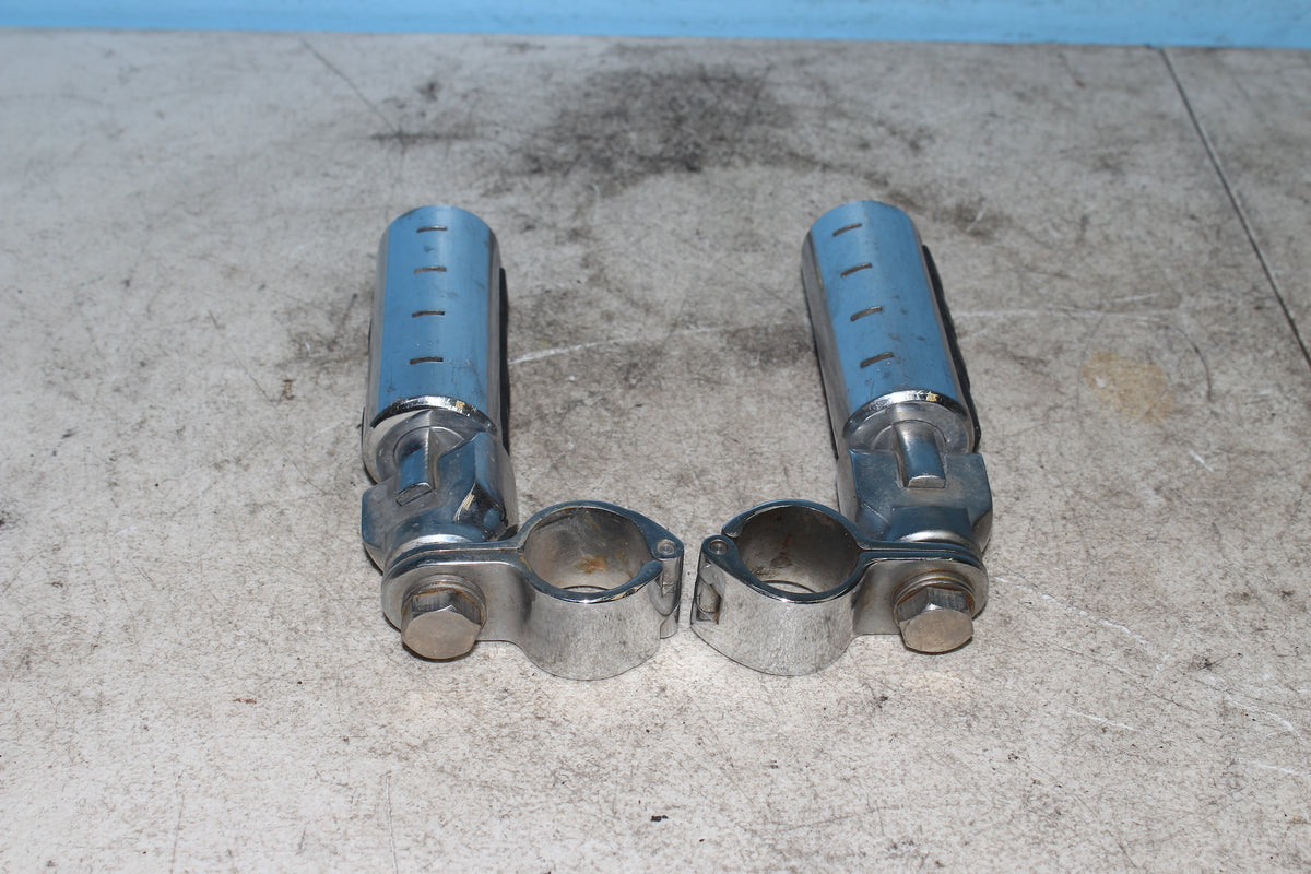 97-06 Harley FLHTCUI Electra Glide Highway Pegs Crash Bar Guard Foot Rest