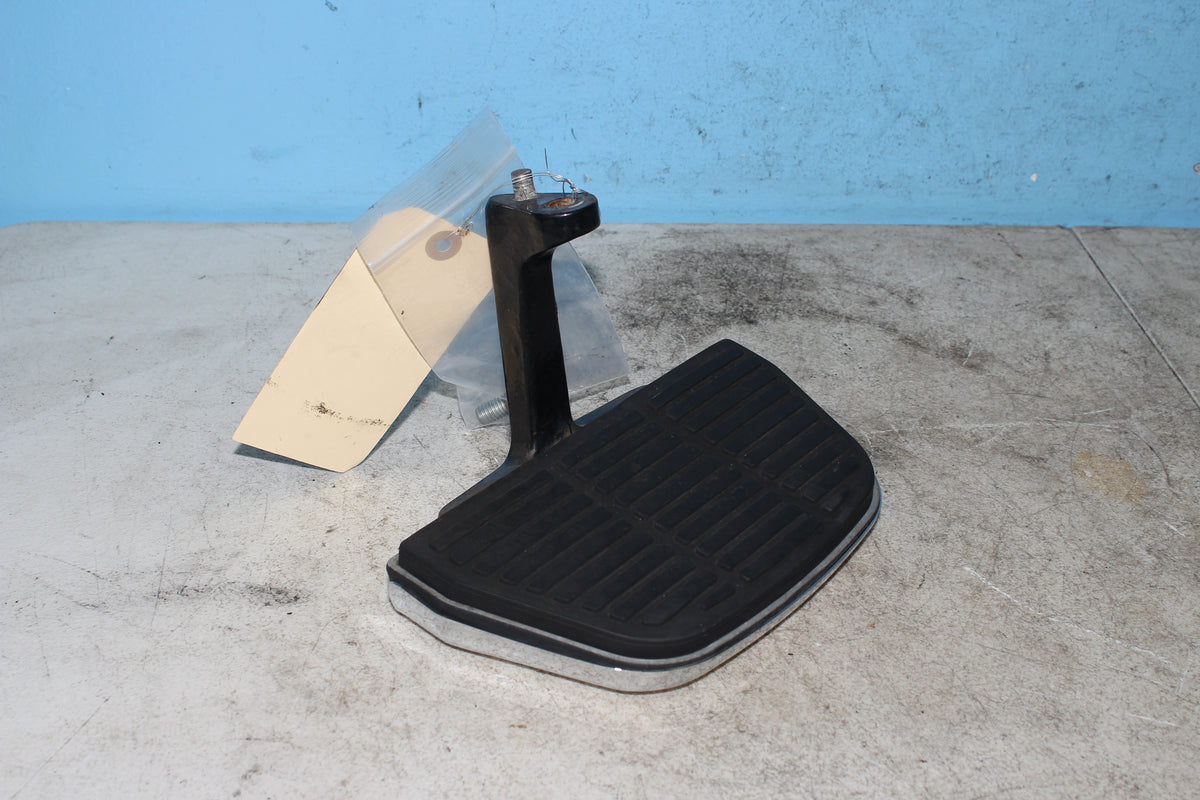 97-06 Harley FLHTCUI Electra Glide Left Passenger Floorboard Rear Foot Rest