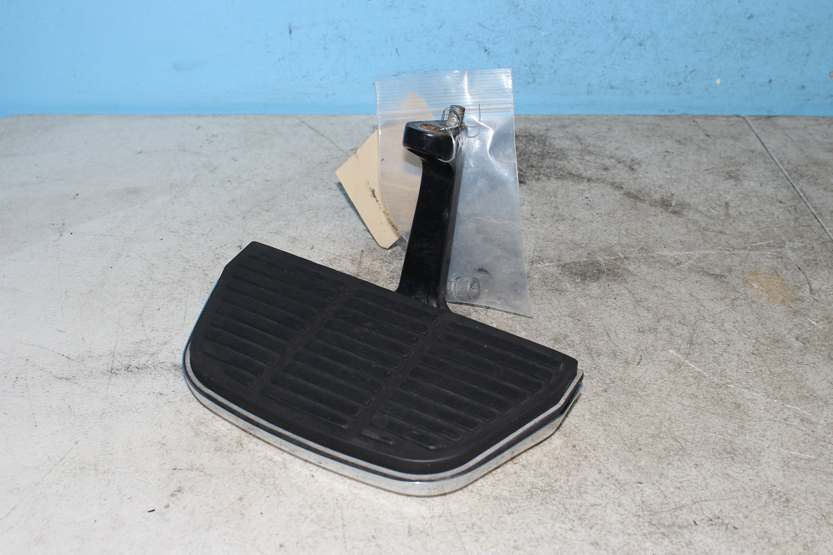 97-06 Harley FLHTCUI Electra Glide Left Passenger Floorboard Rear Foot Rest