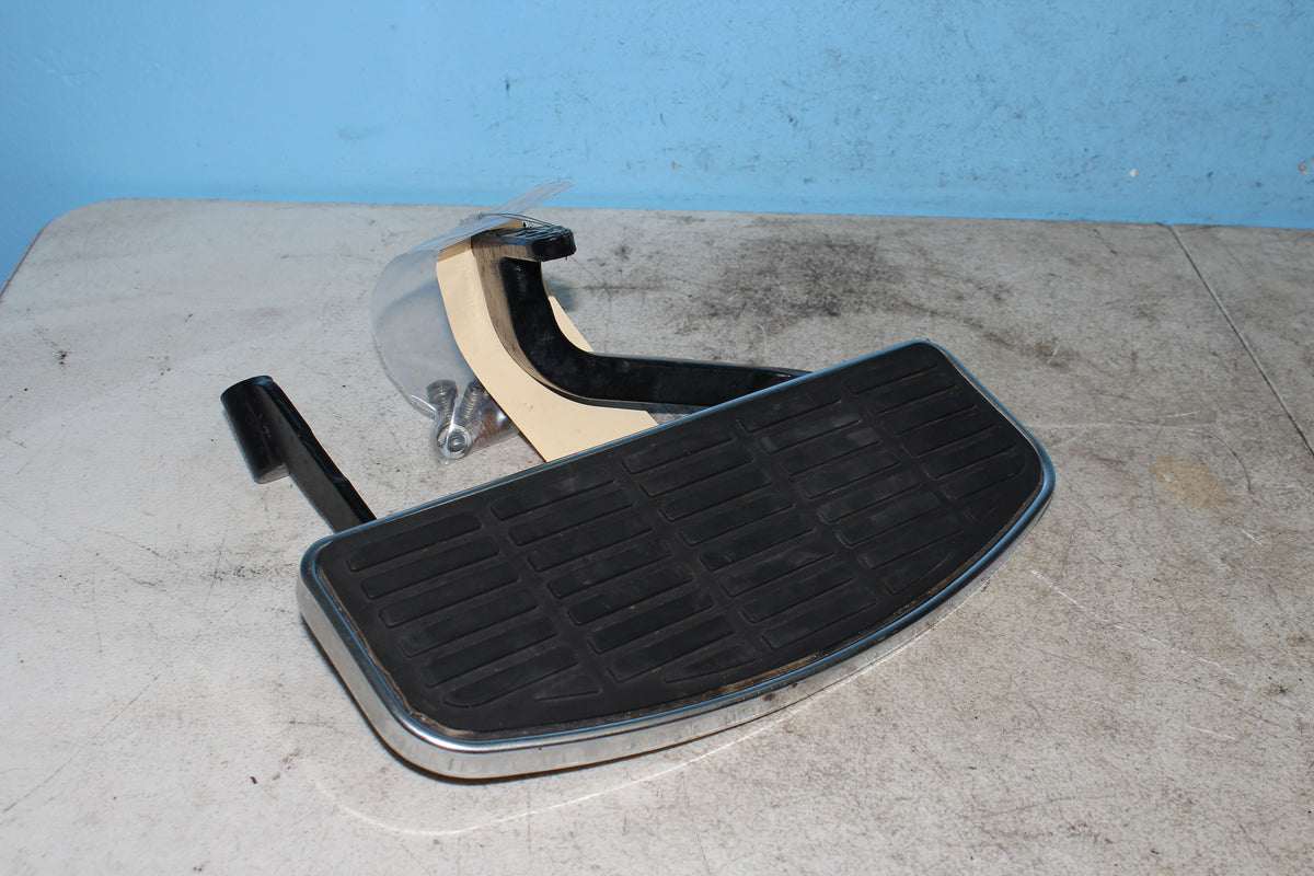 97-06 Harley FLHTCUI Electra Glide Left Floorboard Front Driver Foot Rest