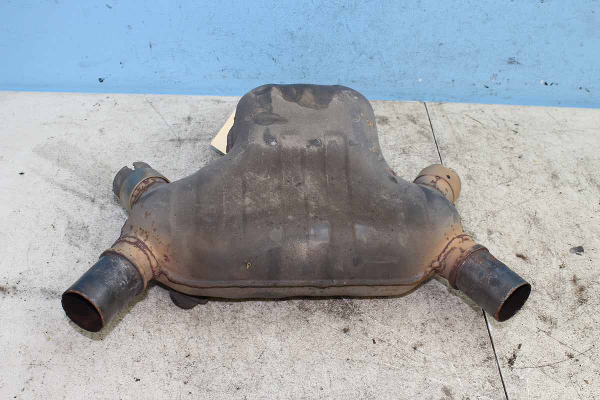 88-00 Honda Goldwing GL1500 Exhaust Chamber Collector Box Muffler Pipe