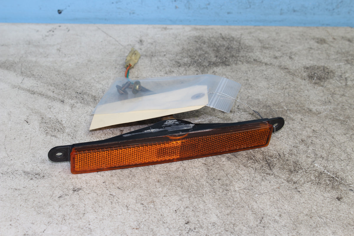 88-00 Honda Goldwing GL1500 Side Marker Light Front Right Fairing Reflector Lamp
