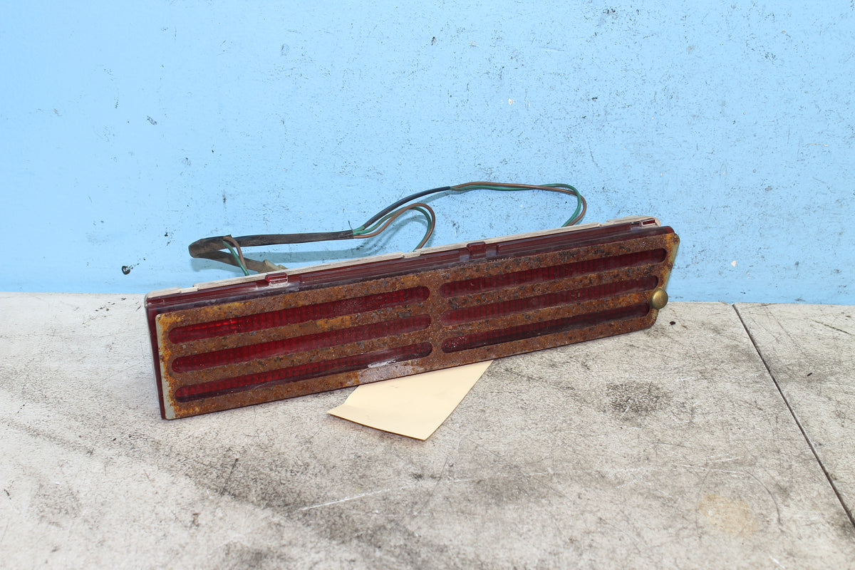88-00 Honda Goldwing Rear Left Reflector Trunk Side Garnish Trim