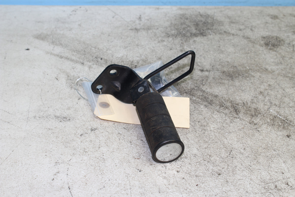 05-09 Suzuki Boulevard VL800 C50 Left Passenger Foot Peg Rear Rest Mount