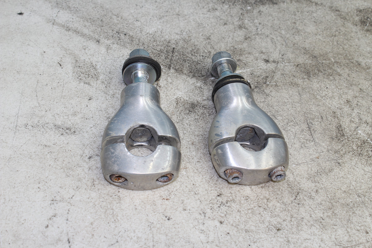 01-25 Suzuki Boulevard VL800 C50 Bar Risers Handlebar Clamp