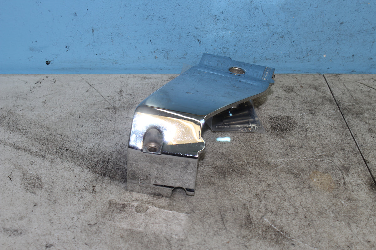 01-24 Suzuki Boulevard VL800 C50 Secondary Drive Cover Left Engine Motor Trim