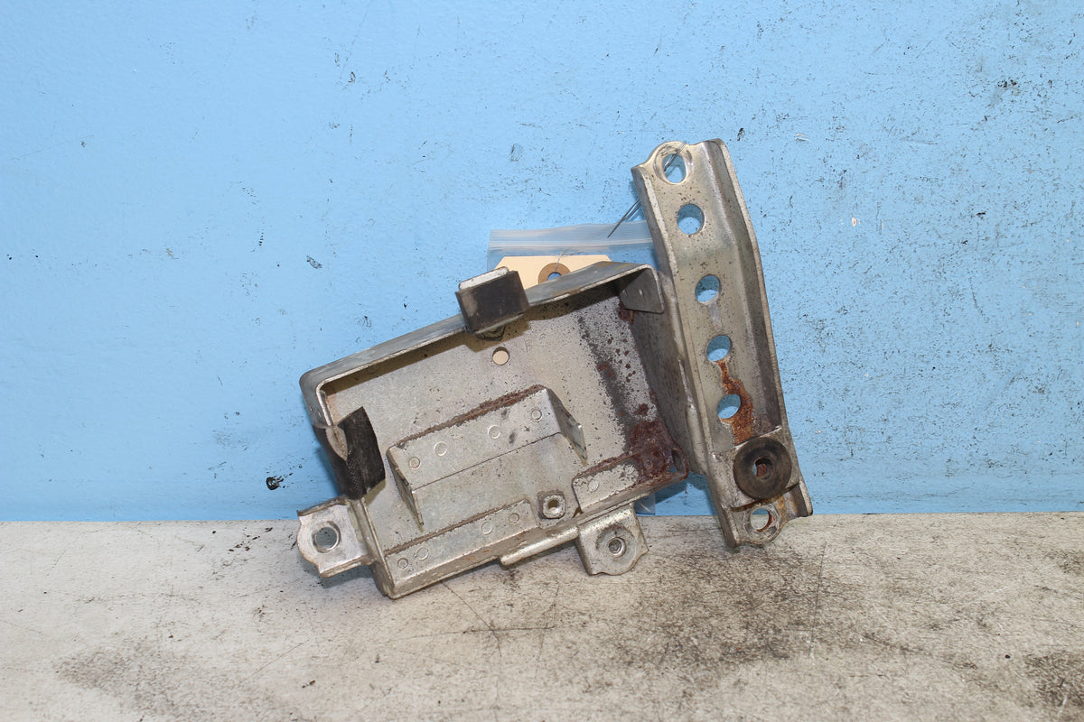 05-08 Suzuki Boulevard VL800 C50 Electric Holder Rectifier Fuse Box Bracket