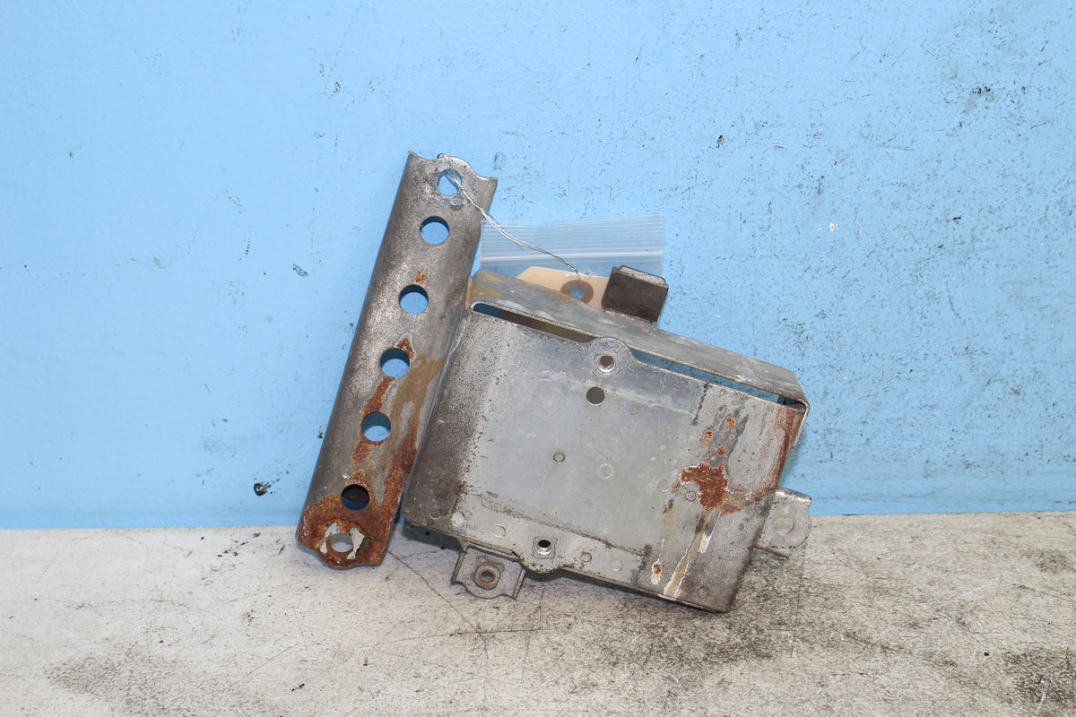05-08 Suzuki Boulevard VL800 C50 Electric Holder Rectifier Fuse Box Bracket