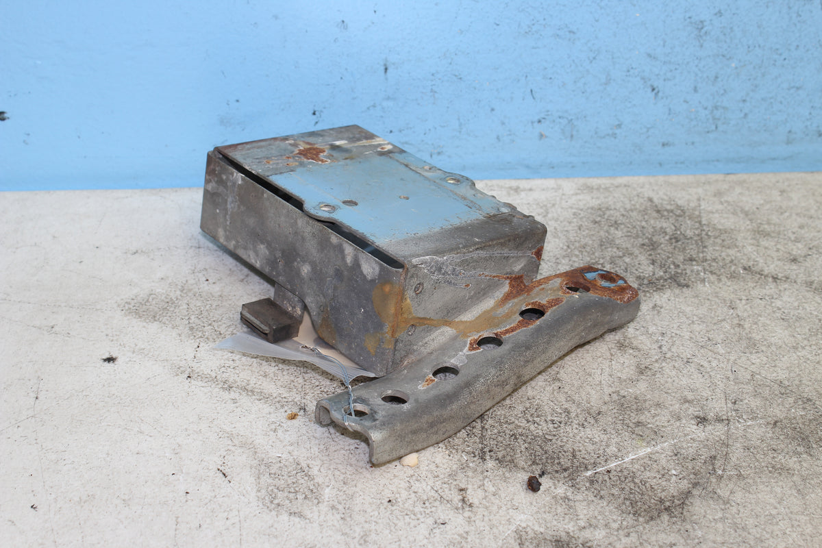 05-08 Suzuki Boulevard VL800 C50 Electric Holder Rectifier Fuse Box Bracket