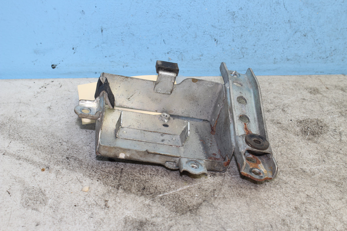 05-08 Suzuki Boulevard VL800 C50 Electric Holder Rectifier Fuse Box Bracket