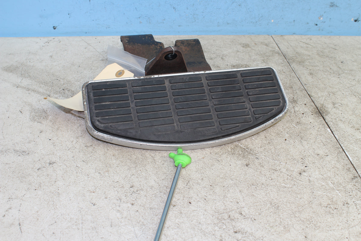 05-08 Suzuki Boulevard VL800 C50 Left Floorboard Front Driver Foot Rest