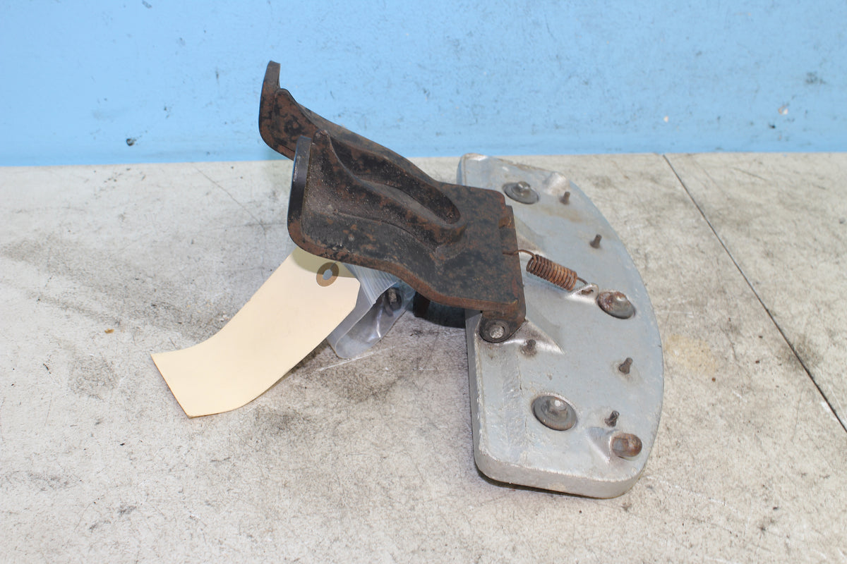 05-08 Suzuki Boulevard VL800 C50 Left Floorboard Front Driver Foot Rest