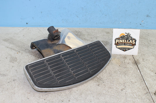 05-08 Suzuki Boulevard VL800 C50 Right Floorboard Front Driver Foot Rest
