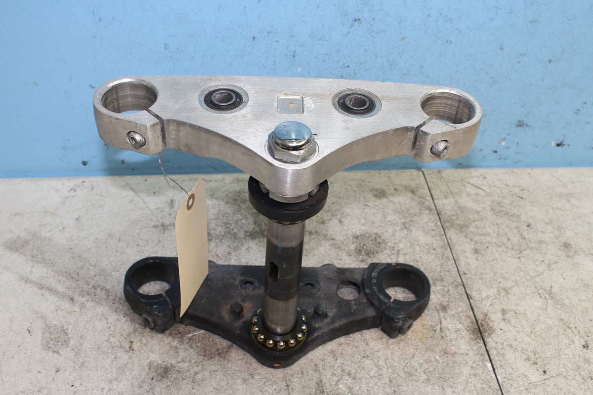 06-25 Suzuki Boulevard VL800 C50 Triple Tree Steering Stem Fork Clamp
