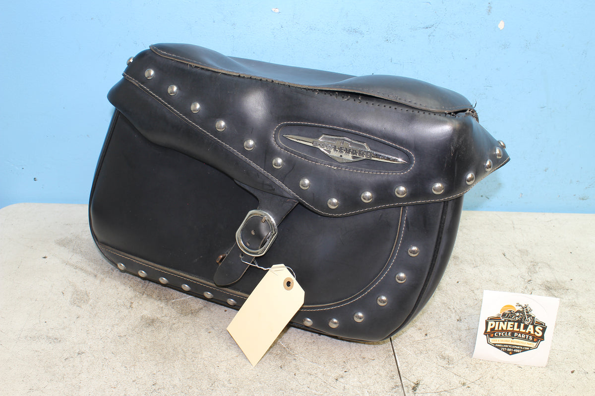 05-25 Suzuki Boulevard VL800 C50 Right Saddle Bag Storage Luggage *DMG*