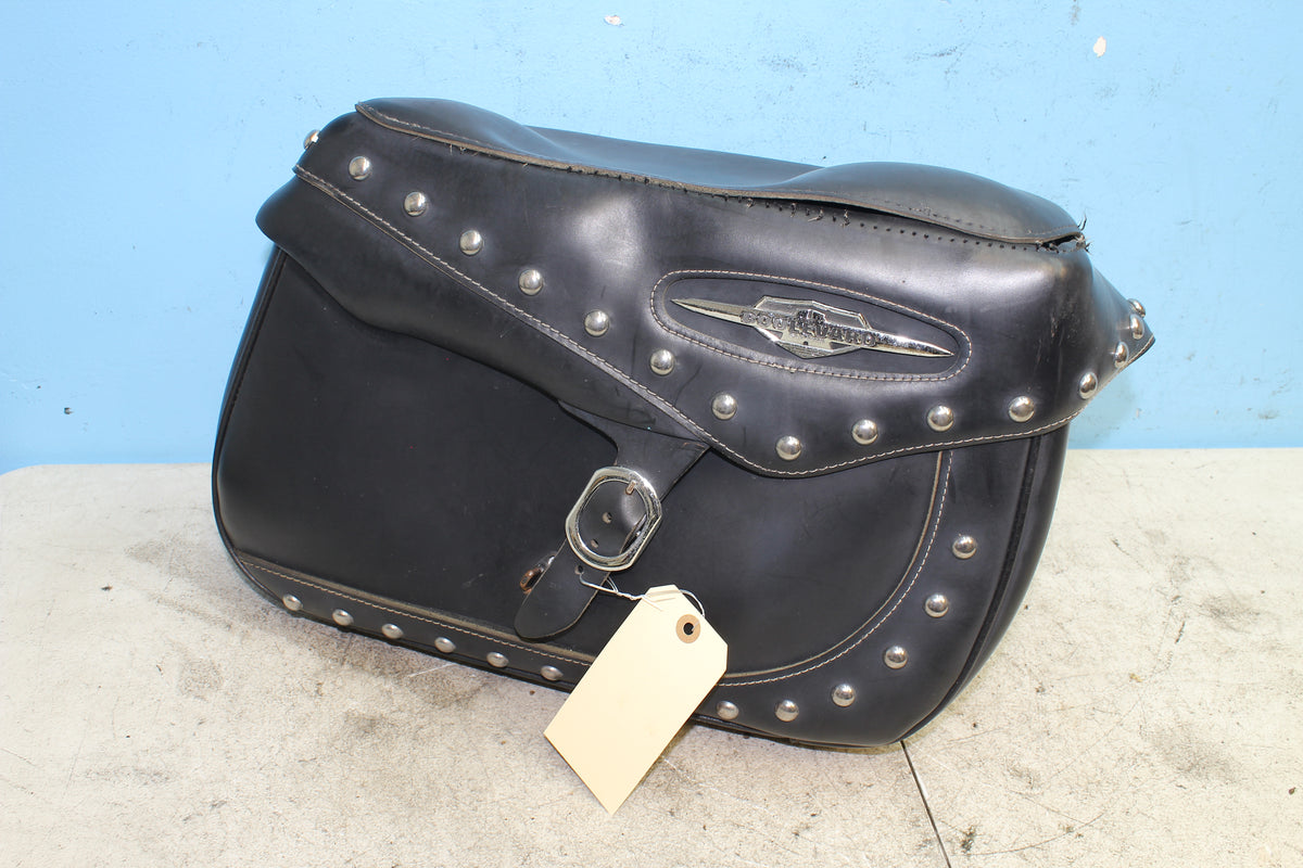 05-25 Suzuki Boulevard VL800 C50 Right Saddle Bag Storage Luggage *DMG*